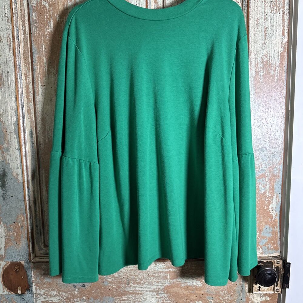 Eloquii 22/24 Long Sleeved Green Top With Bell Sleeves